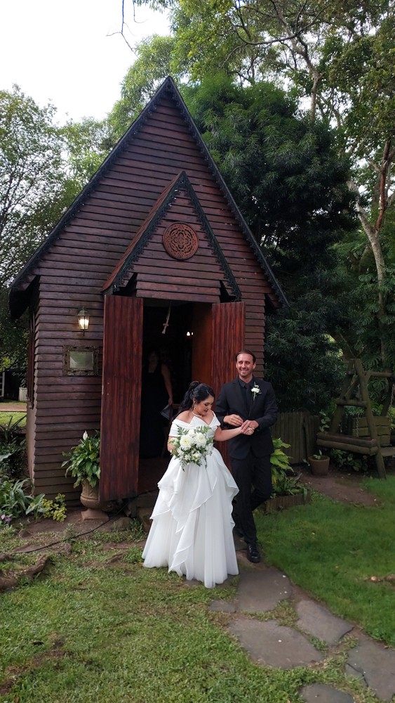 Klarinda-Morne-garden-wedding-at-Macnut-Farm-11