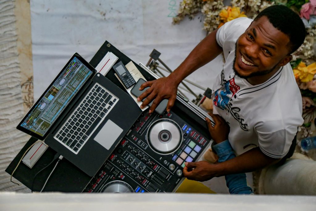 What to Look for in a Wedding DJ